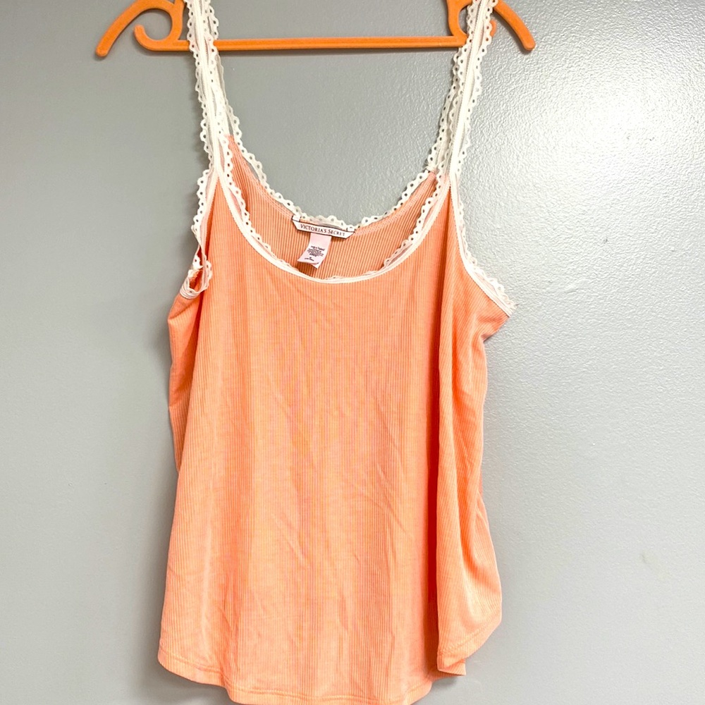 Nwot Victoria’s Secrets 🍑 peach top size M